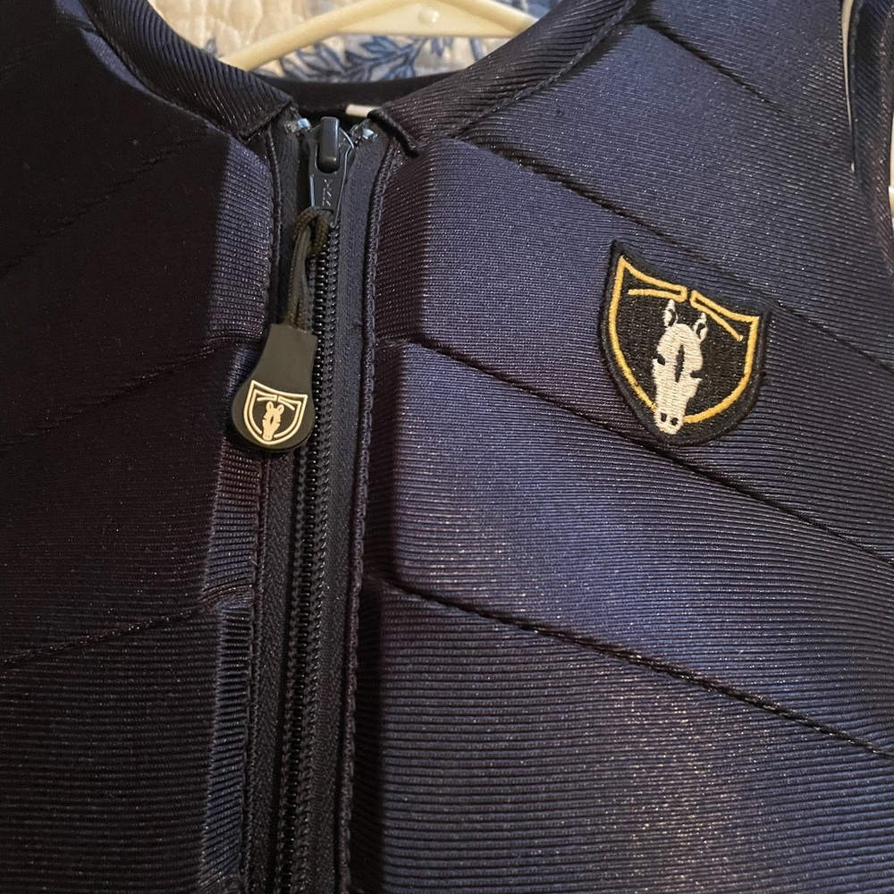 Protective Riding Vest - Picture 2 of 10